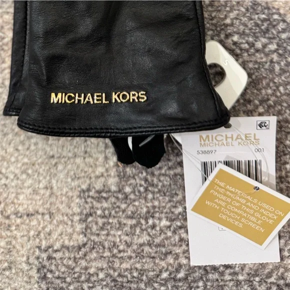 Michael Kors Women’s Black Genuine Leather Gloves with Touch Tip size small - Picture 2 of 3